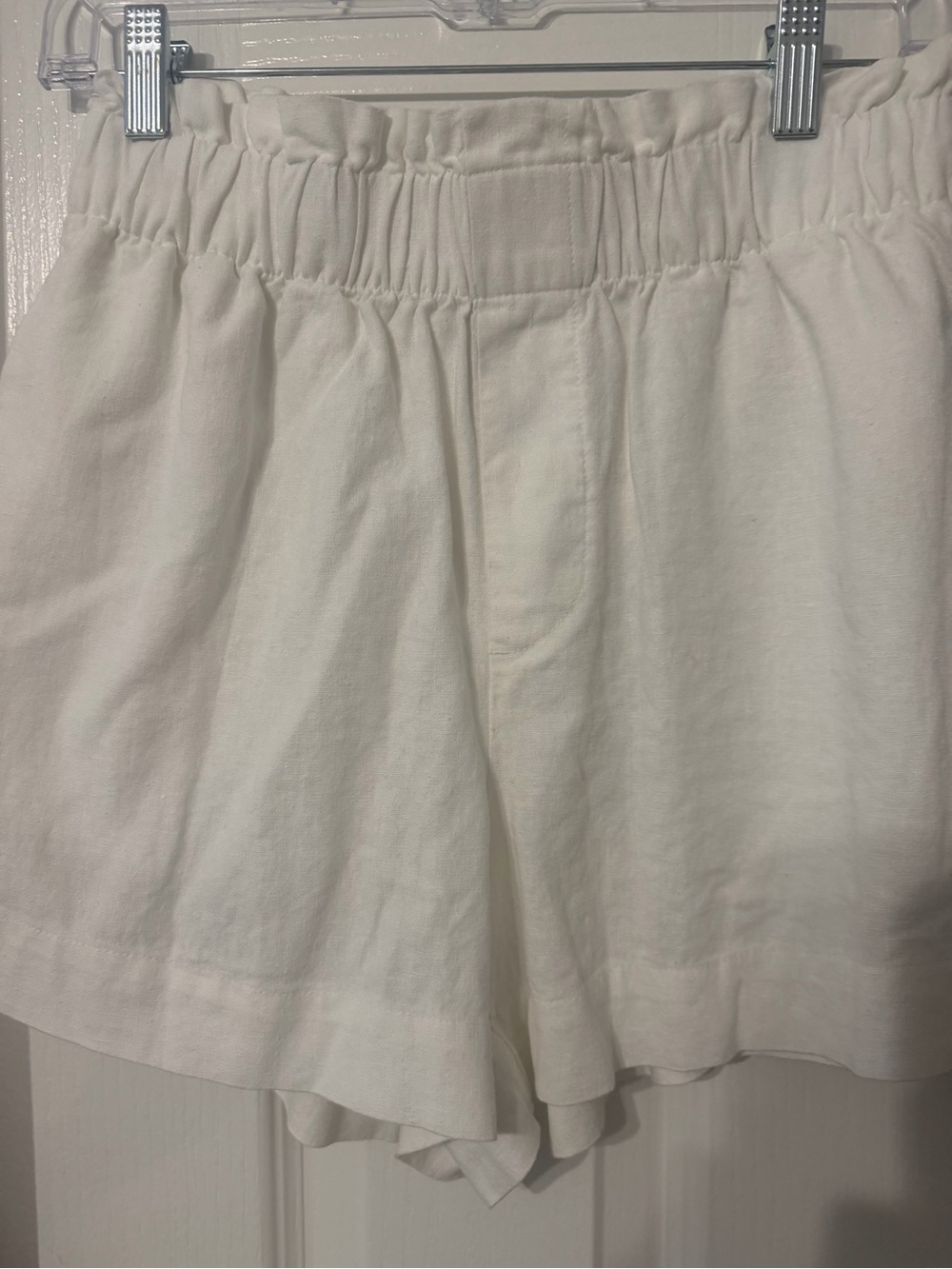 Target Women's White Elastic-Waist Linen Blend Shorts small